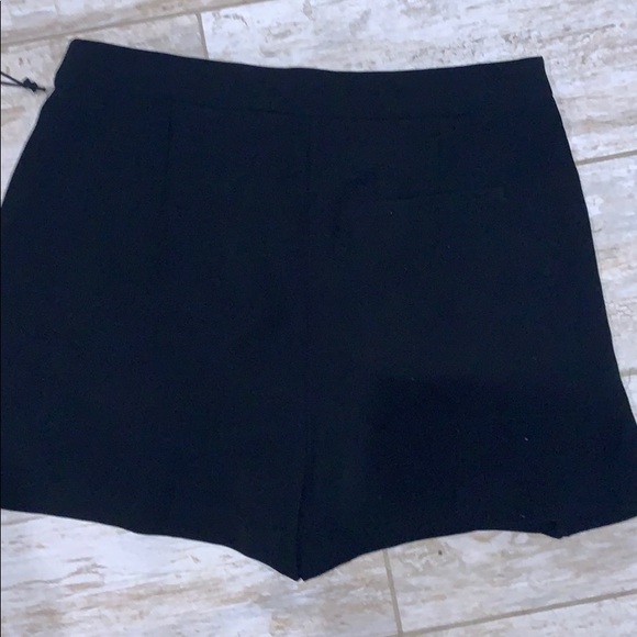 Black Slouchy Shorts, Pleated with Tie, Medium NWT - Picture 5 of 6